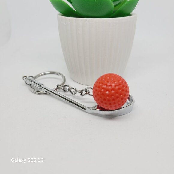Unknown Brand Golf Theme Unisex Keychain NWOT Sports Outdoor Casual Utility Home - Picture 3 of 4